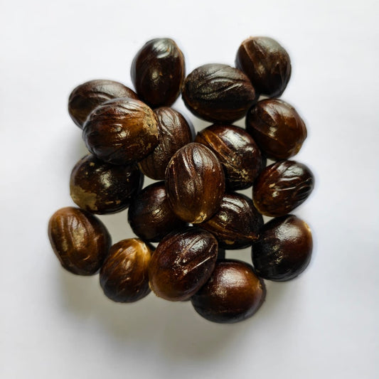 Nutmeg with Shell